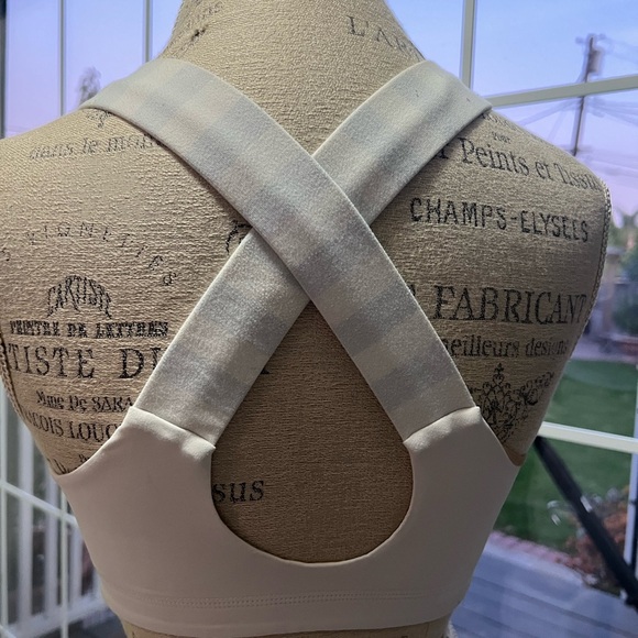 Lululemon Athletica Cream Sports Bra - Picture 6 of 10